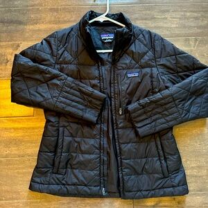 Patagonia coat - Girls XL(14). Black. Near perfect condition. Smoke free home.